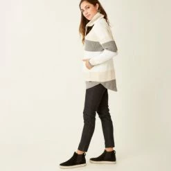 Carve Designs Women's Rockvale Sweater